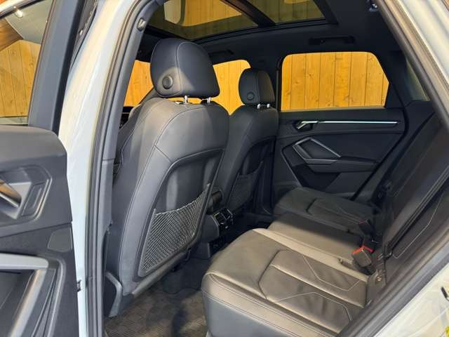 Q3 35 TFSI Sライン