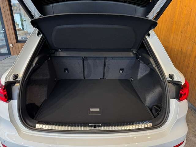 Q3 35 TFSI Sライン