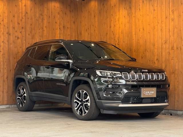 コンパス リミテッド 4WD 327.7万円
