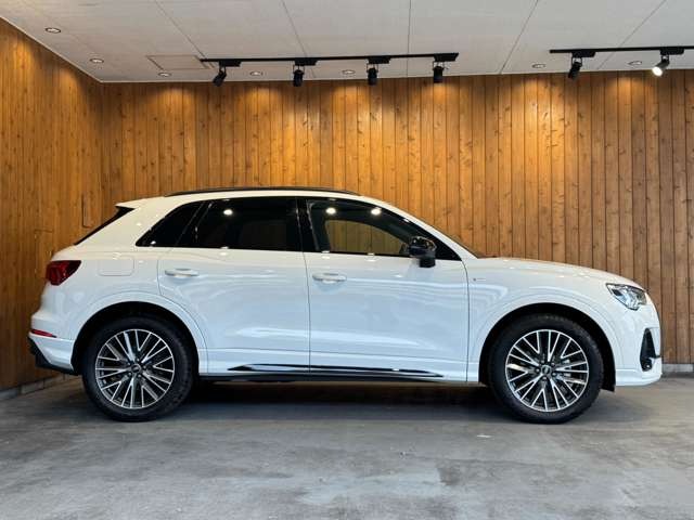 Q3 35 TFSI Sライン