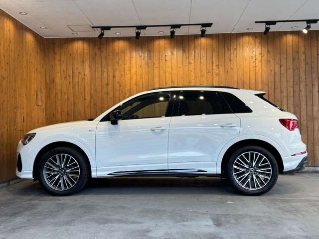 Q3 35 TFSI Sライン